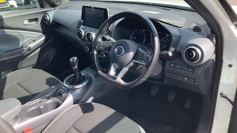 Nissan Juke 1.0 DiG-T 114 N-Connecta 5dr Petrol Hatchback